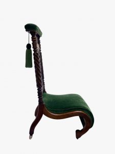Victorian Mahogany Prie Dieu Chair, Circa 1870, With Green Velvet Upholstery And Silk Green Tassels Fully Restored